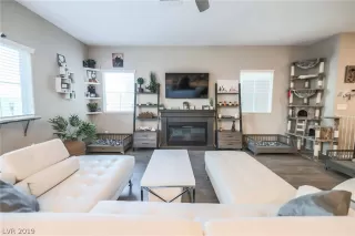 Photo #3: 2147586 Listing