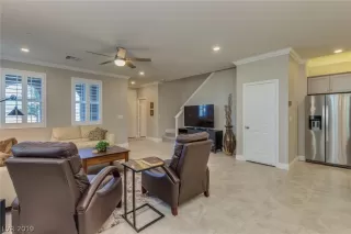 Photo #4: 2147587 Listing