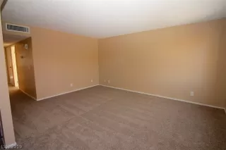 Photo #3: 2147605 Listing