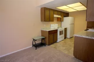 Photo #6: 2147605 Listing