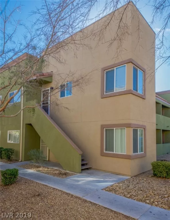 MLS: 2147616 Condo For Sale