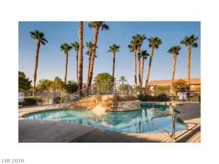 Photo #3: 2147649 Listing 