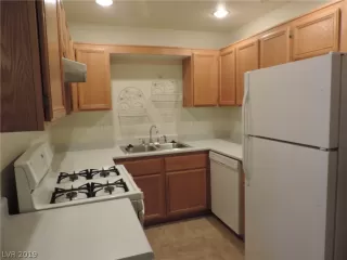 Photo #3: 2147653 Listing