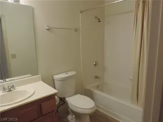 Photo #4: 2147653 Listing