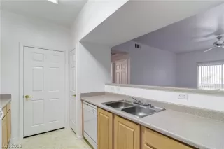 Photo #3: 2147665 Listing