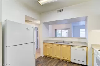 Photo #2: 2147676 Listing