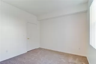 Photo #4: 2147676 Listing