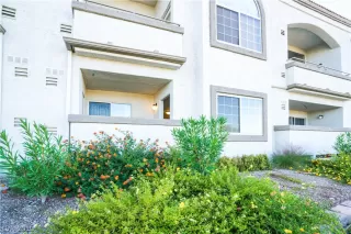 Photo #4: 2147680 Listing