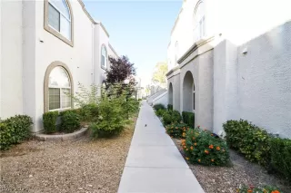 Photo #5: 2147680 Listing