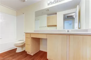 Photo #6: 2147684 Listing