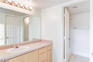 Photo #6: 2147687 Listing 