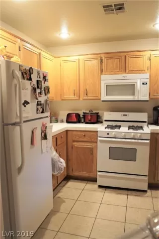 Photo #3: 2147712 Listing
