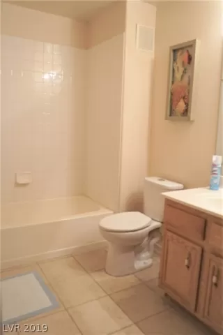 Photo #4: 2147712 Listing