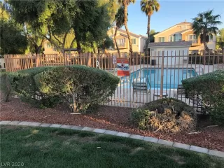 Photo #5: 2147727 Listing