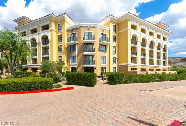 MLS: 2147747 Condo For Sale