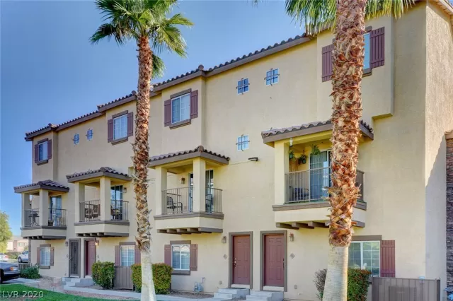 MLS: 2147756 Condo For Sale