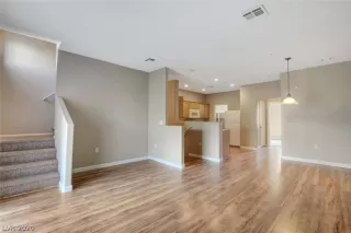 Photo #2: 2147756 Listing