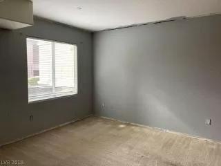 Photo #5: 2147757 Listing