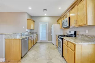 Photo #5: 2147758 Listing 