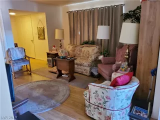 Photo #6: 2147767 Listing