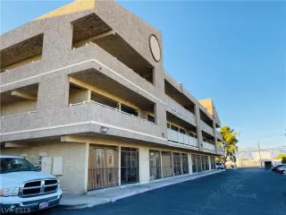 Photo #3: 2147846 Listing