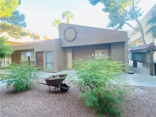 Photo #4: 2147846 Listing