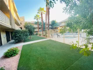 Photo #5: 2147846 Listing