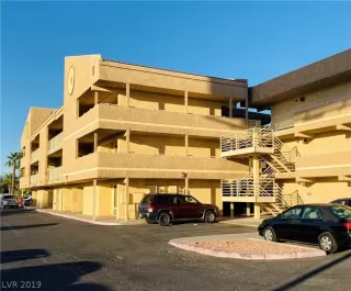 Photo #6: 2147846 Listing