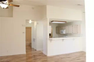 Photo #3: 2147852 Listing 