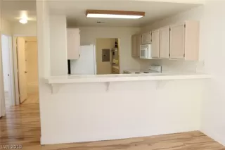 Photo #6: 2147852 Listing 