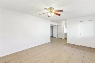 Photo #3: 2147924 Listing 