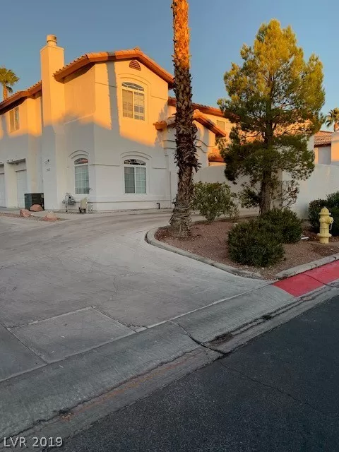 MLS: 2147942 Condo For Sale