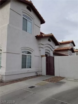 Photo #1: 2147942 Listing