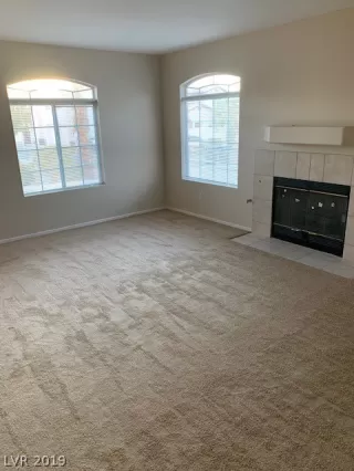 Photo #4: 2147942 Listing