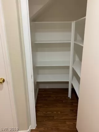 Photo #6: 2147942 Listing