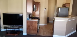 Photo #3: 2147947 Listing