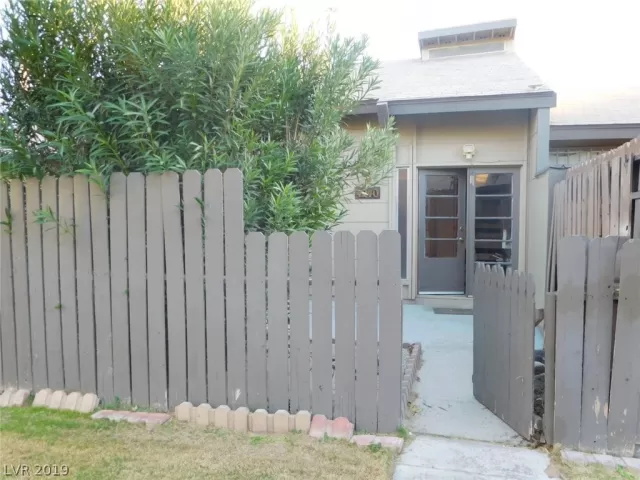 MLS: 2147948 Condo For Sale