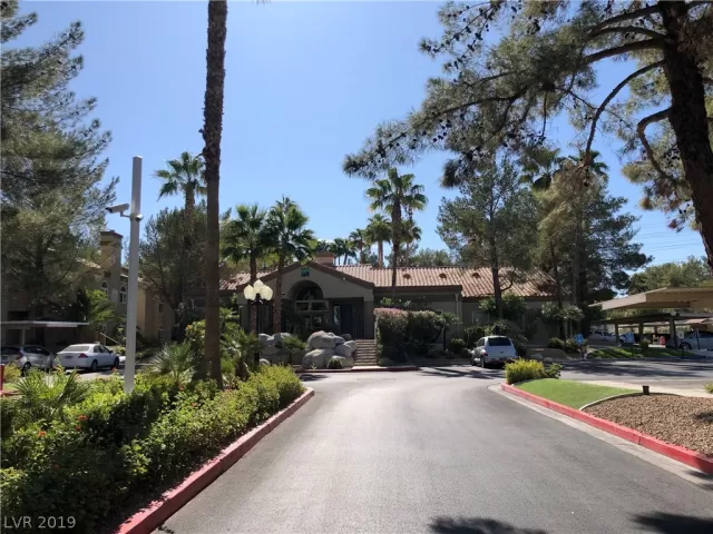 MLS: 2147980 Condo For Sale