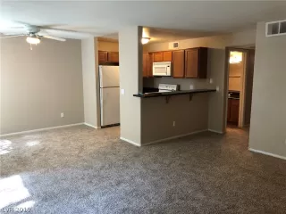 Photo #5: 2147980 Listing