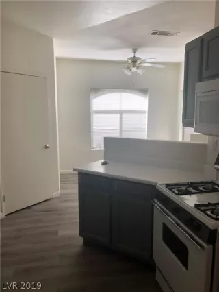 Photo #6: 2147993 Listing