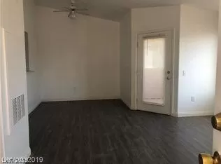 Photo #5: 2148017 Listing