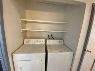 Photo #5: 2148040 Listing 