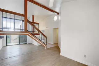 Photo #4: 2148058 Listing 