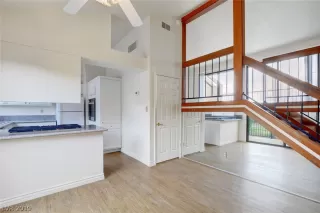 Photo #5: 2148058 Listing 