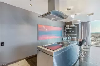 Photo #5: 2148071 Listing 