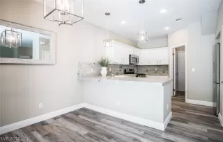 Photo #2: 2148085 Listing