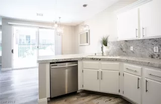 Photo #4: 2148085 Listing