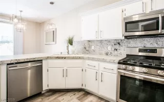 Photo #5: 2148085 Listing