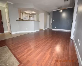 Photo #3: 2148092 Listing