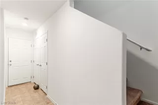 Photo #3: 2148104 Listing